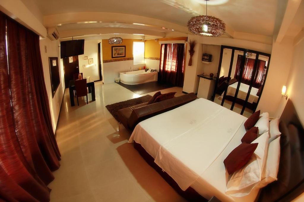 Hotel H Y M بالميرا المظهر الخارجي الصورة